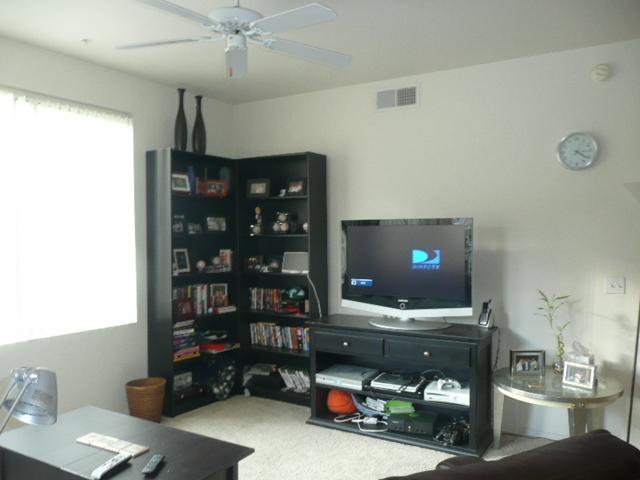 909 East Camelback Road, Unit 2040 Phoenix, AZ 85014 - Photo 7 of 39 living room 3