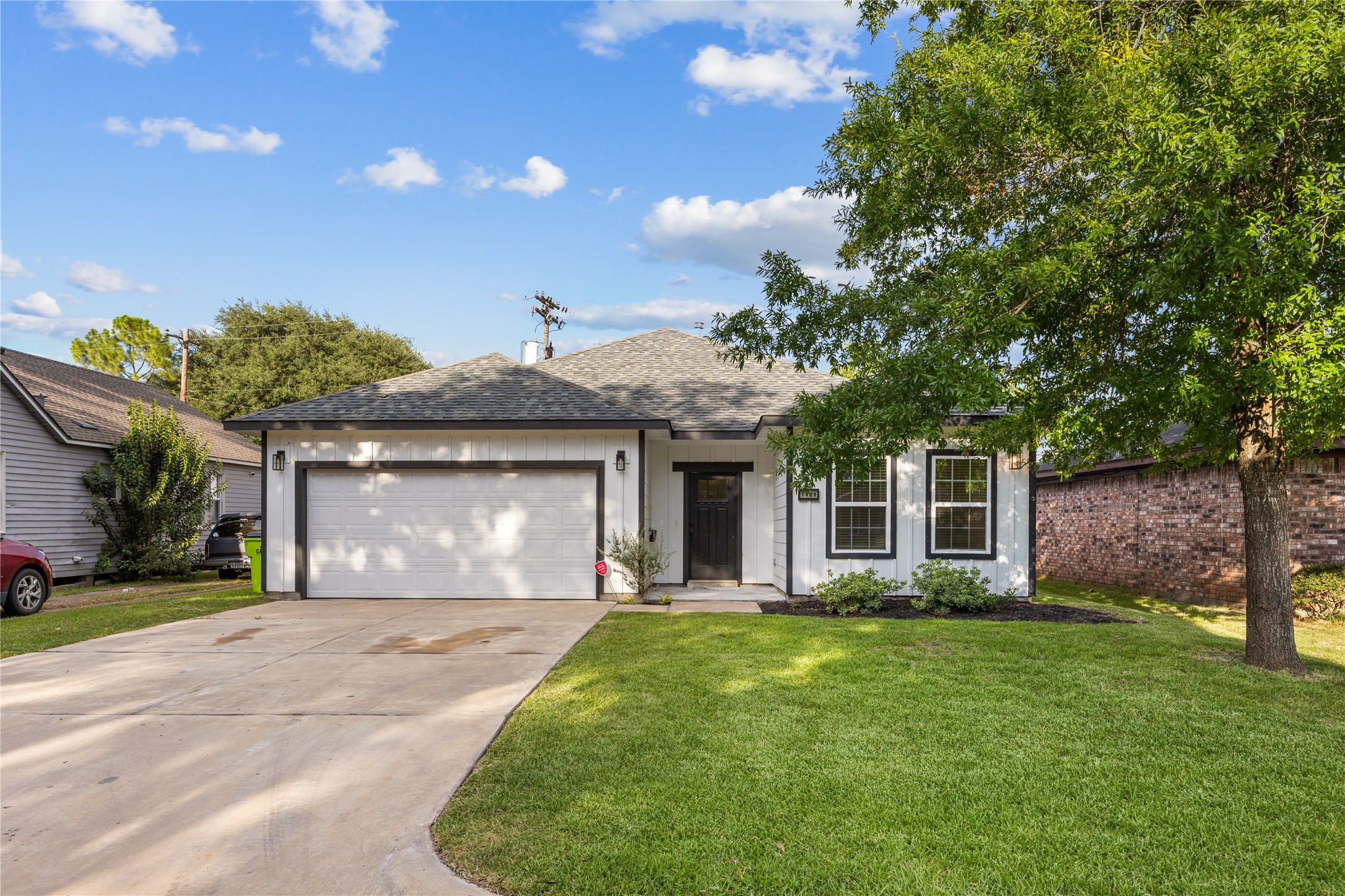 1121 Austin Street Rosenberg, TX 77471 - Photo 4 of 44
