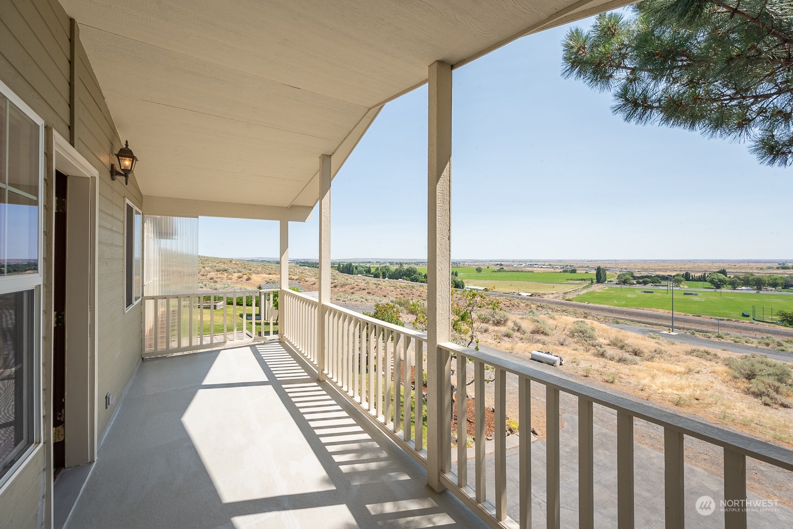 464 Patrick Road Ephrata, WA 98823 - Photo 16 of 30 a view of balcony with ocean view