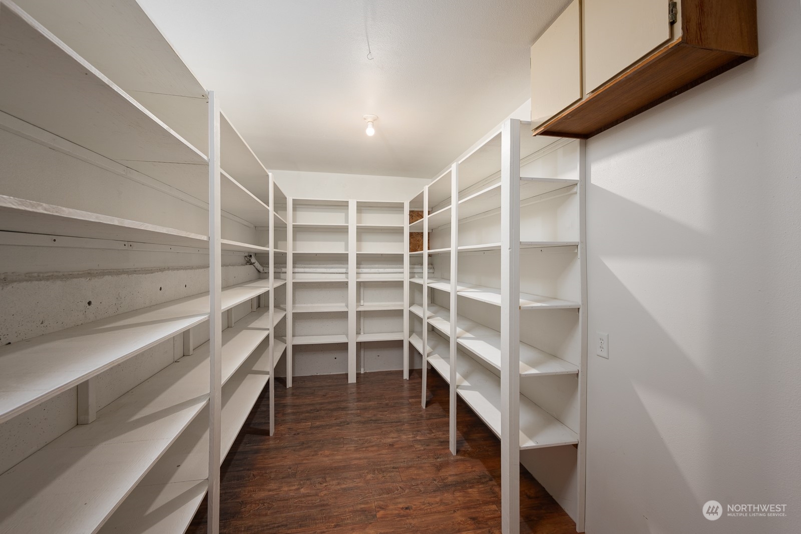 464 Patrick Road Ephrata, WA 98823 - Photo 19 of 30 a view of walk in closet with empty racks