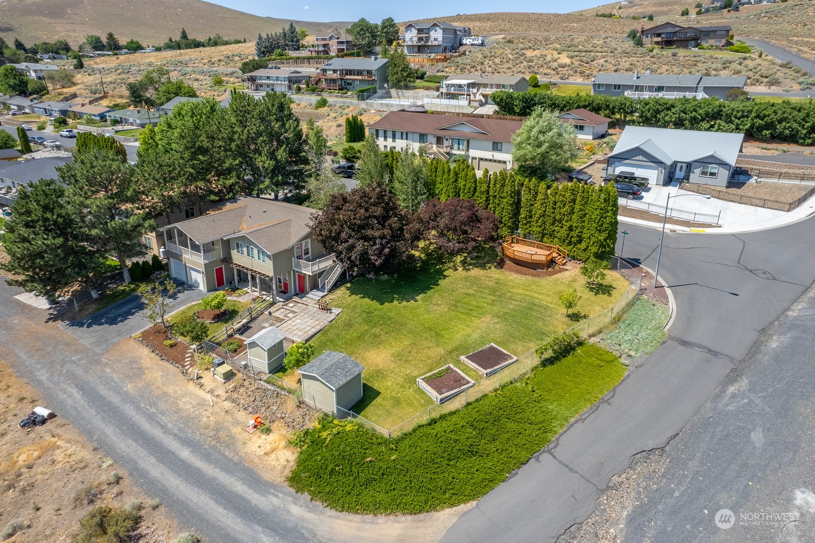464 Patrick Road Ephrata, WA 98823 - Photo 4 of 30 an aerial view of a house with yard swimming pool and outdoor seating