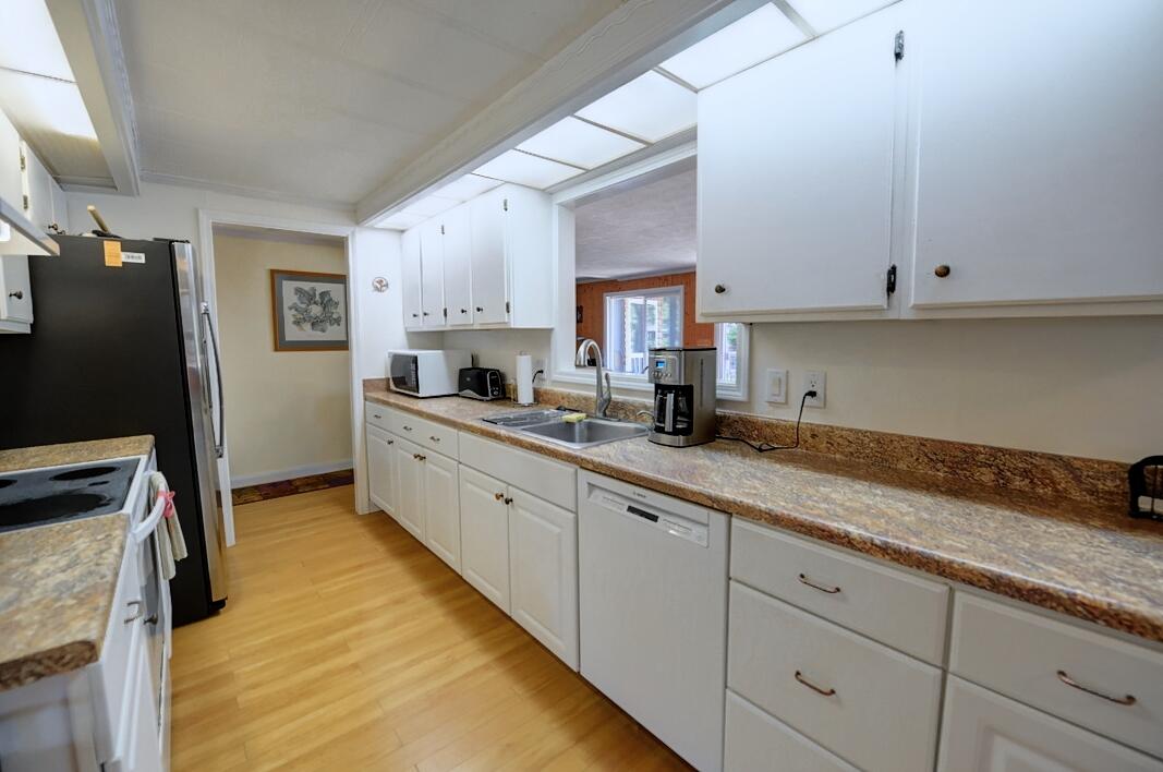 225-241 Hillside Road Spring City, TN 37381 - Photo 6 of 26 225 hillside kitchen