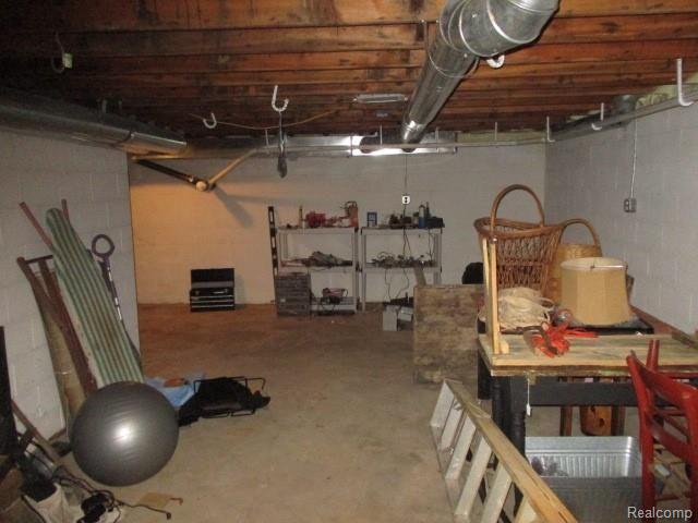 15199 Hogan Road Linden, MI 48451 - Photo 23 of 24