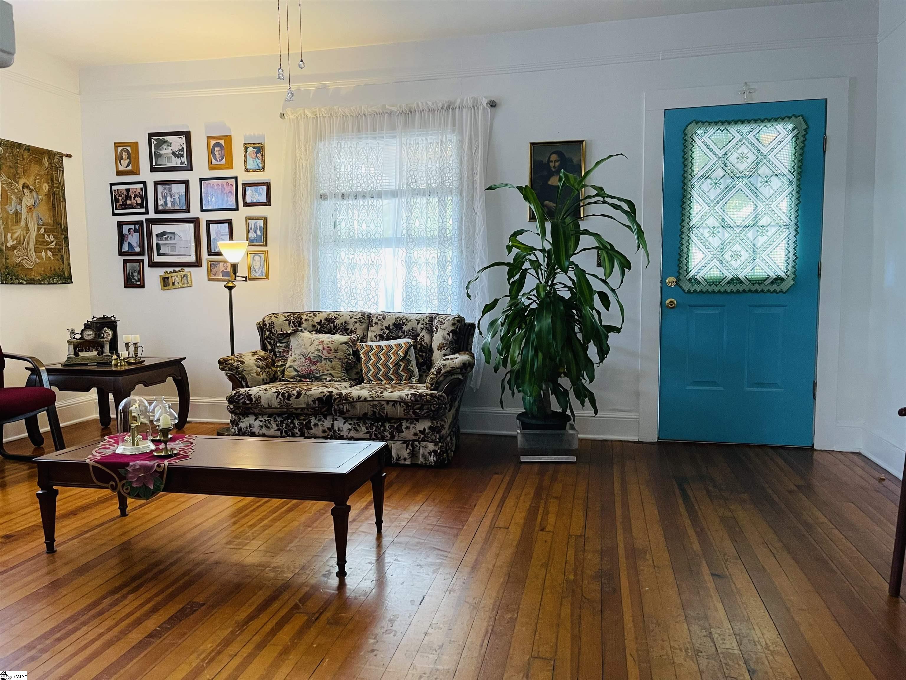 4 Perry Road Greenville, SC 29609 - Photo 3 of 9 Gallery Image 3