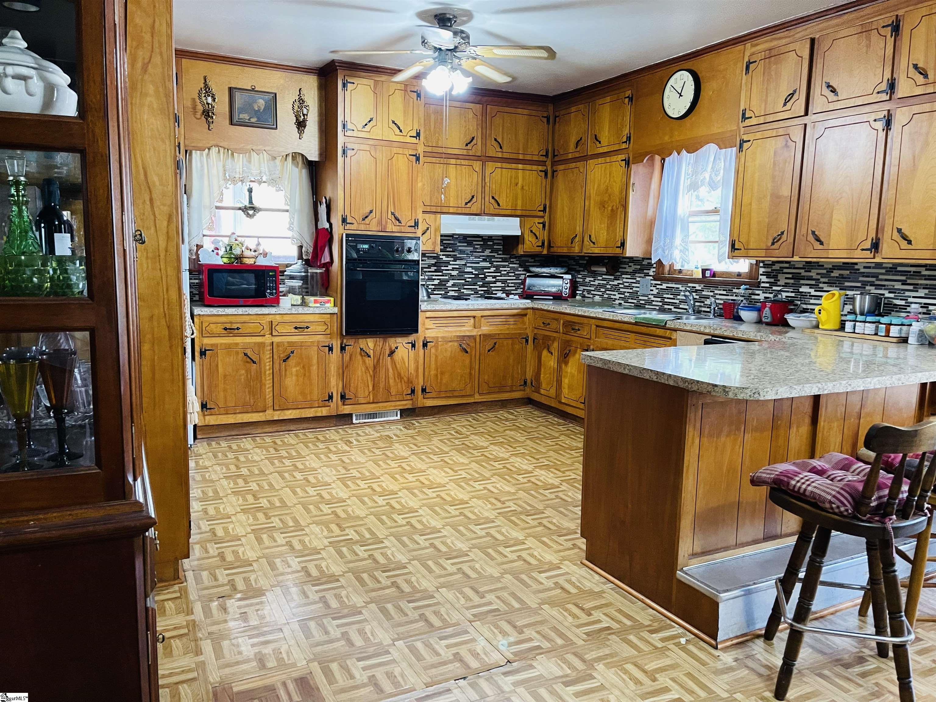 4 Perry Road Greenville, SC 29609 - Photo 5 of 9 Gallery Image 5