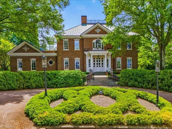 $1,800,000 | 7 Clubview Court, Greensboro, NC 27410