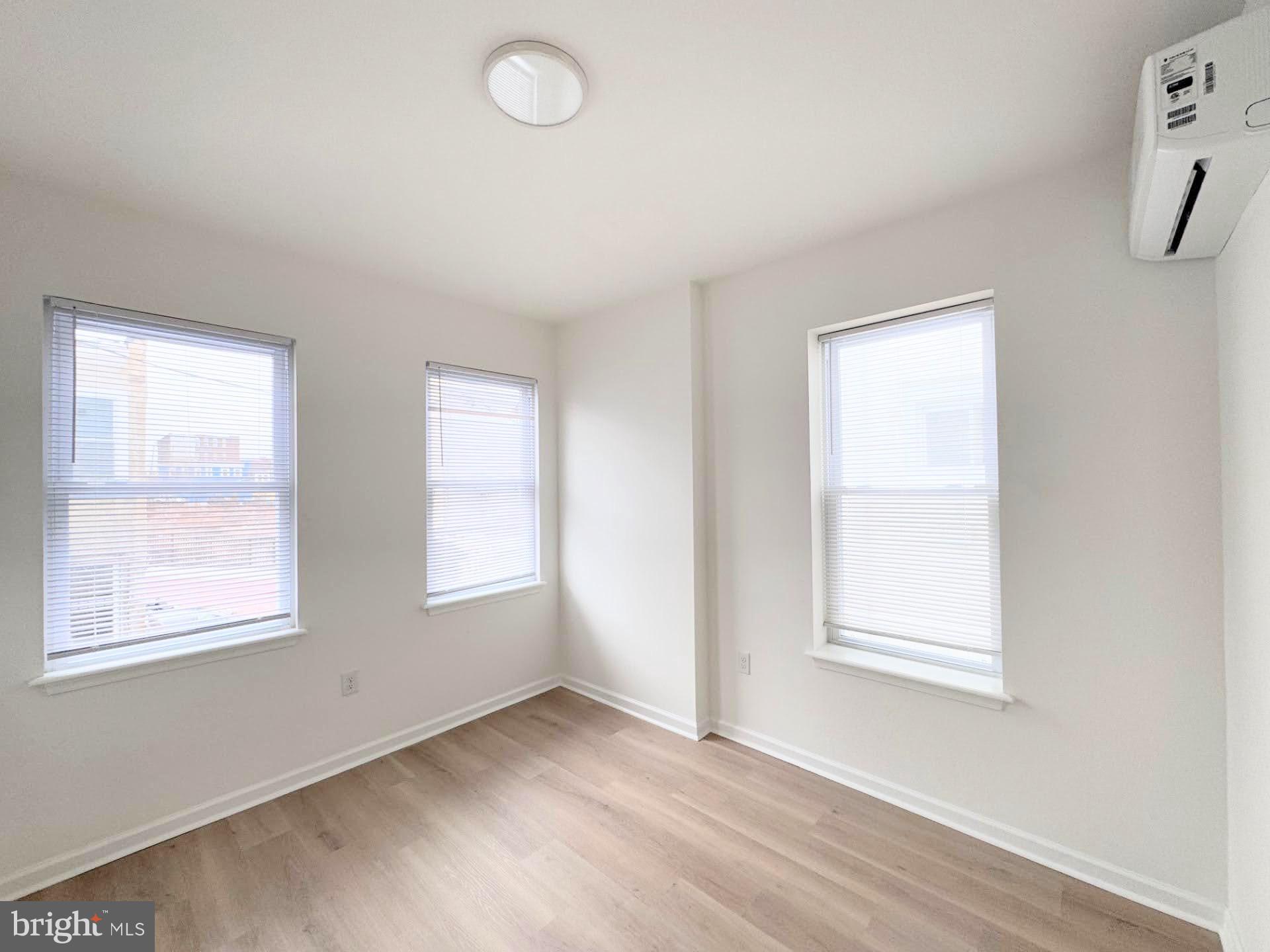 319 East Lehigh Avenue, Unit 2 Philadelphia, PA 19125 - Photo 34 of 37