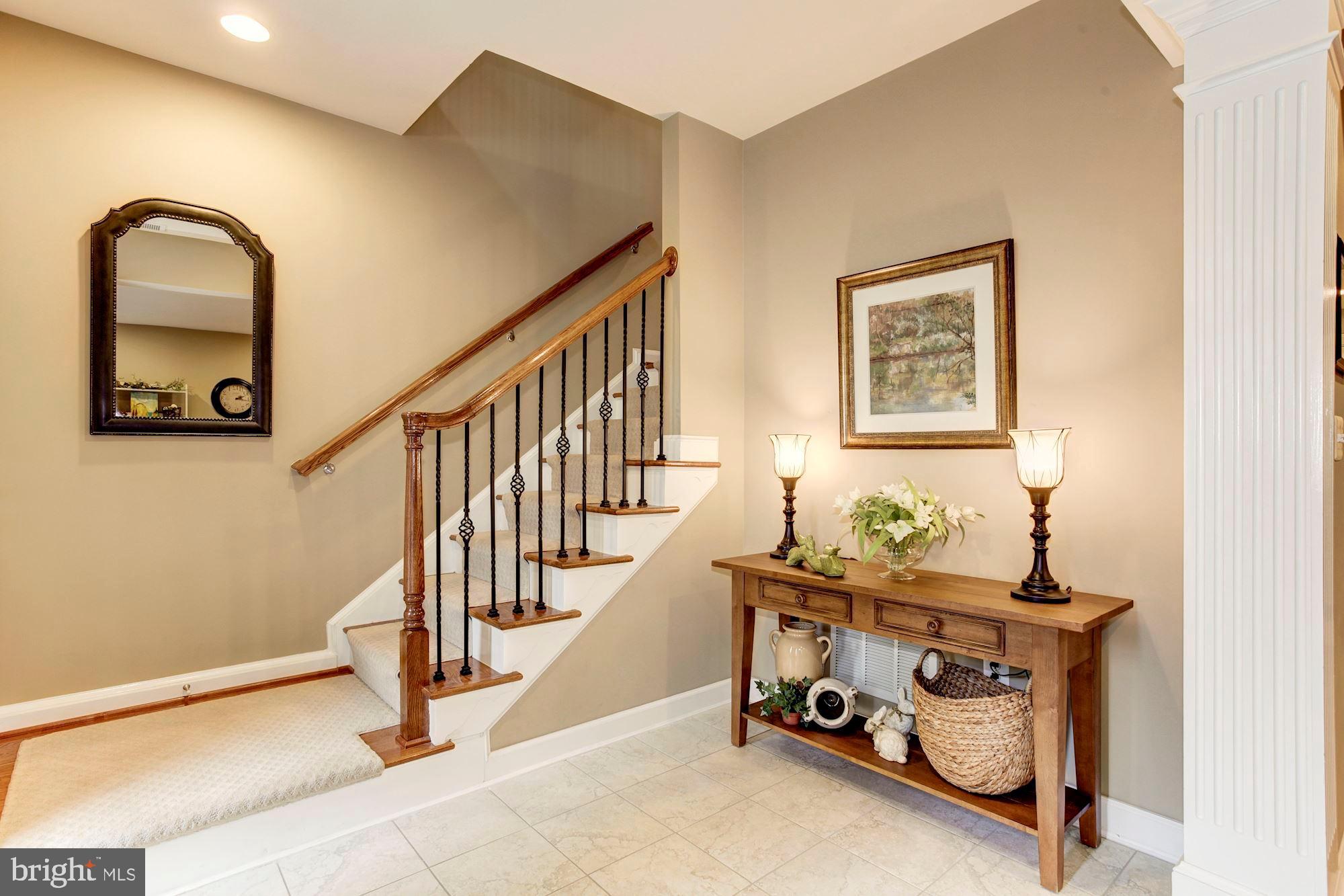 24960 Castleton Drive Chantilly, VA 20152 - Photo 4 of 44 a view of a hallway with workspace