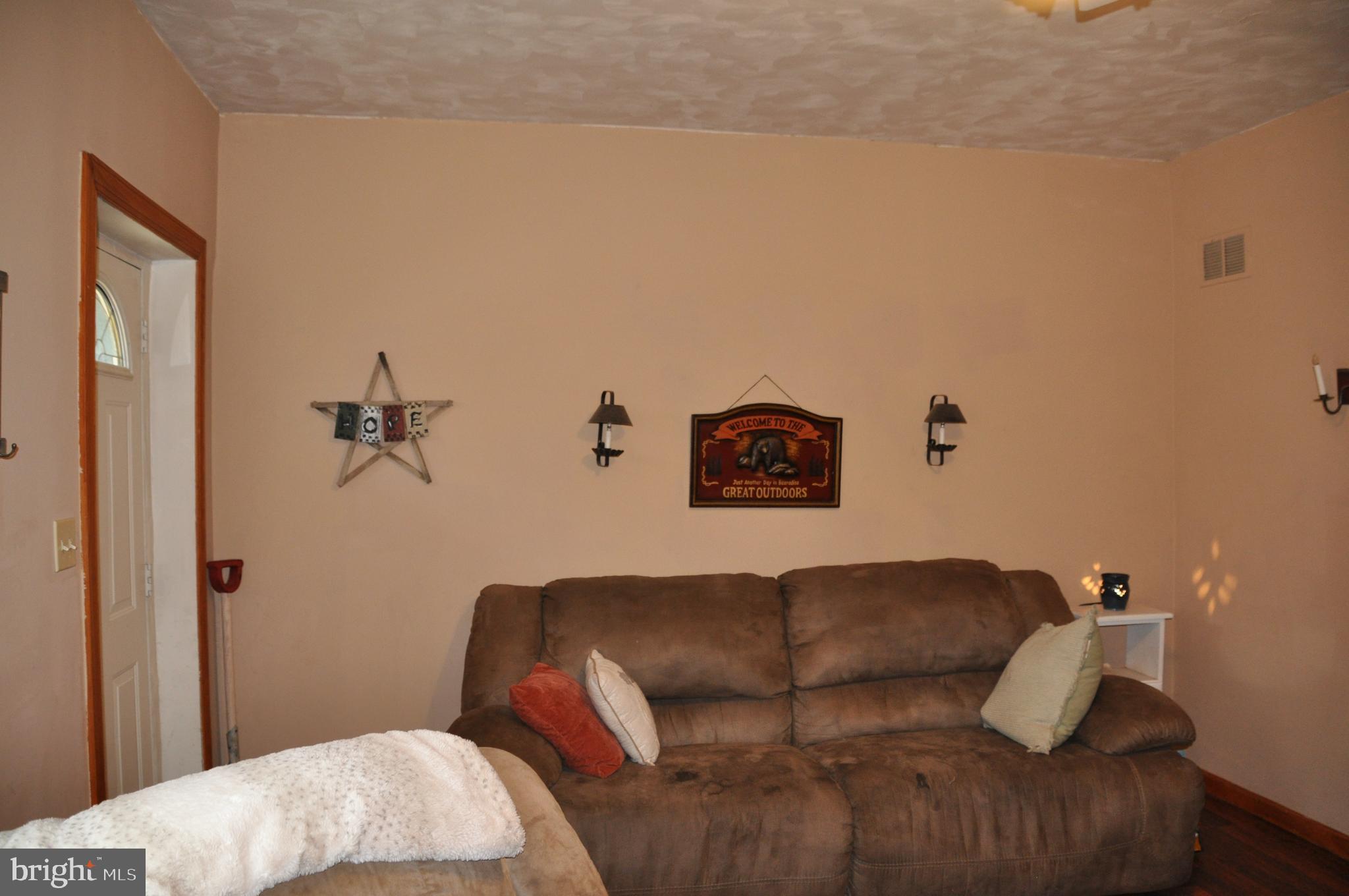 9 North Main Street Spring City, PA 19475 - Photo 4 of 29 Living Room