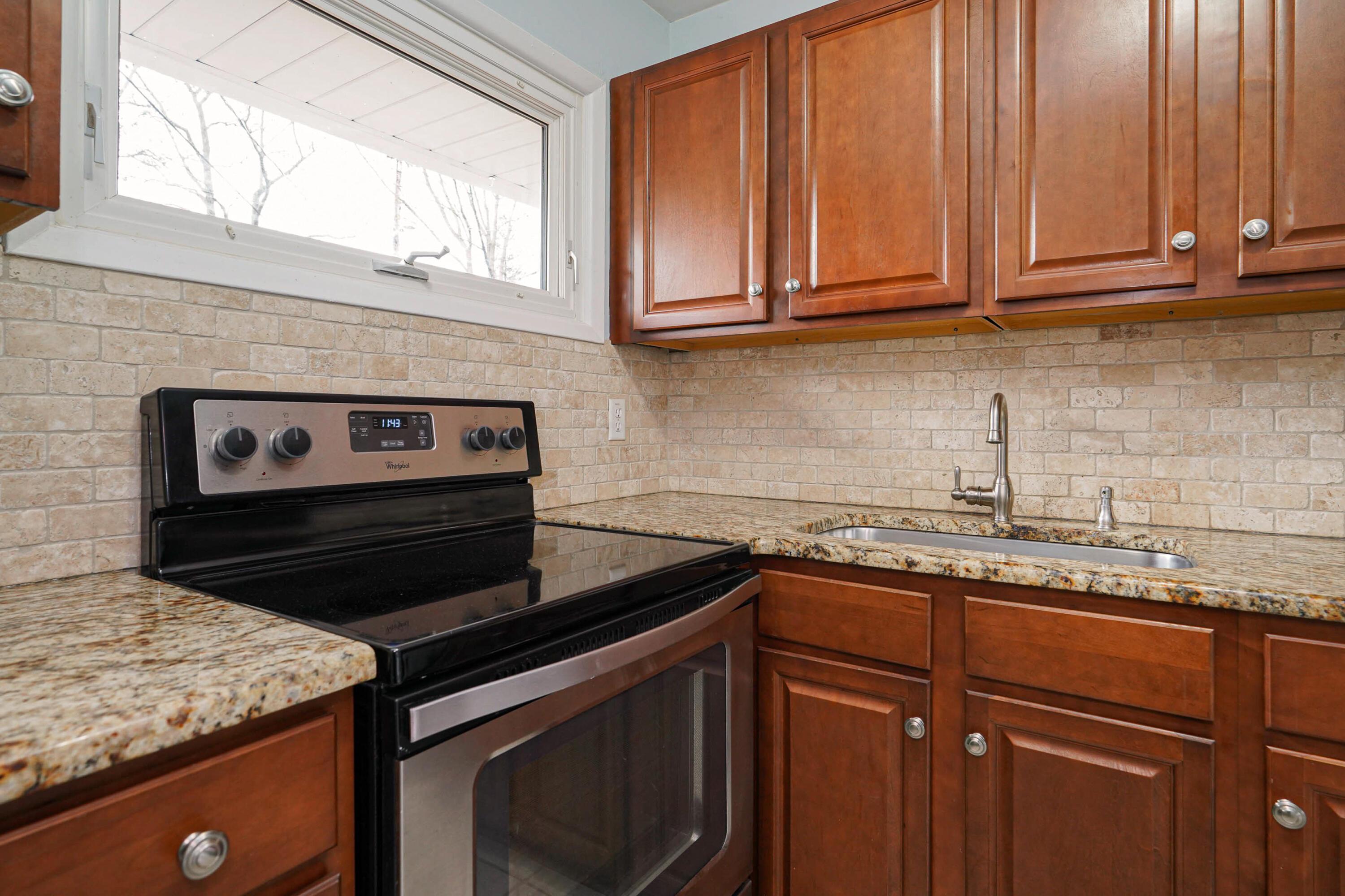 2557 Bristol Road Columbus, OH 43221 - Photo 9 of 23 Kitchen