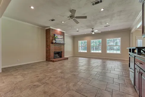 $1,050,000 | 11062 North Hidden Oaks, Conroe, TX 77384