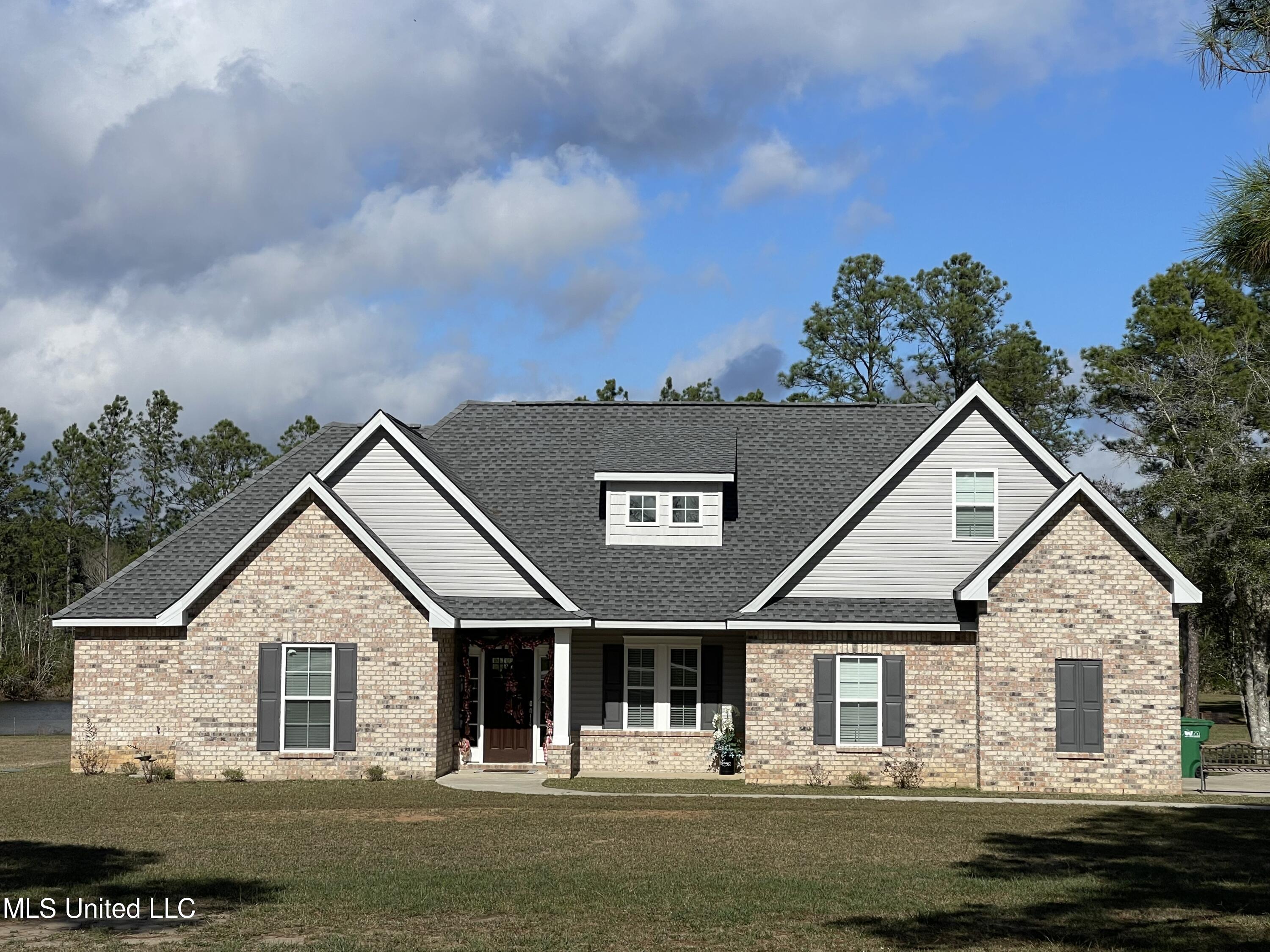 12775 Highway 613 Moss Point, MS 39562 - Photo 2 of 29 IMG_3145