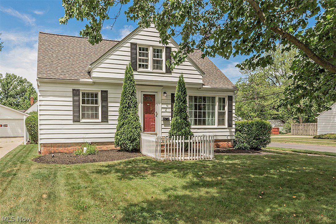 1652 Edgefield Road Lyndhurst, OH 44124 - Photo 1 of 35