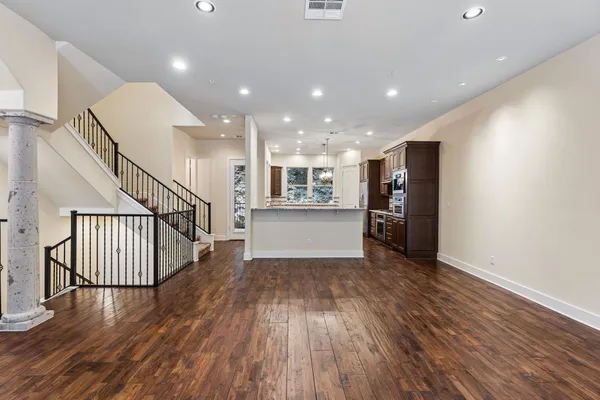 $1,150,000 | 1529 Barton Springs Road, Unit 9, Austin, TX 78704