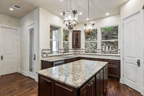 $1,150,000 | 1529 Barton Springs Road, Unit 9, Austin, TX 78704