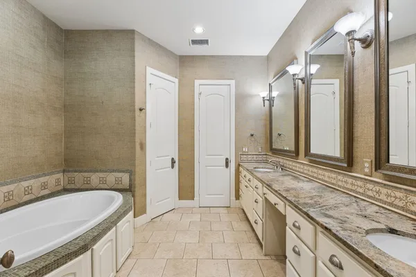 $1,150,000 | 1529 Barton Springs Road, Unit 9, Austin, TX 78704