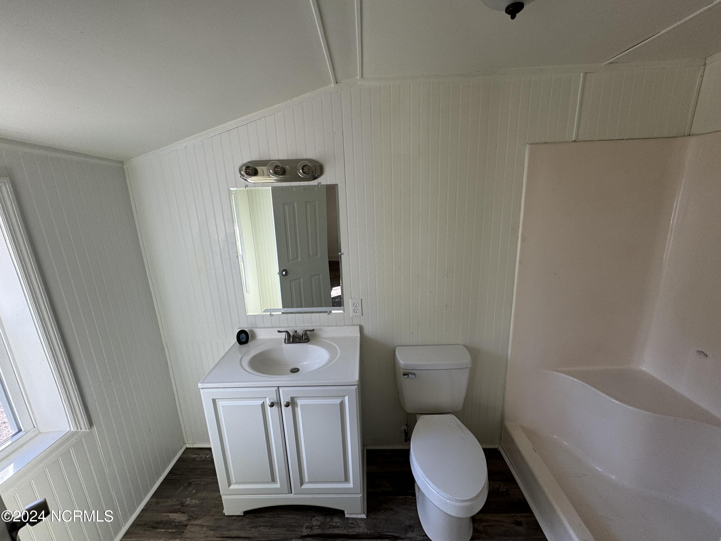 2807 Boones Neck Road Southwest Supply, NC 28462 - Photo 5 of 14 Primary Bath