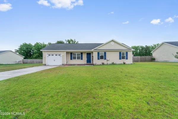 $1,595 | 120 Woodbury Farm Drive, Jacksonville, NC 28540