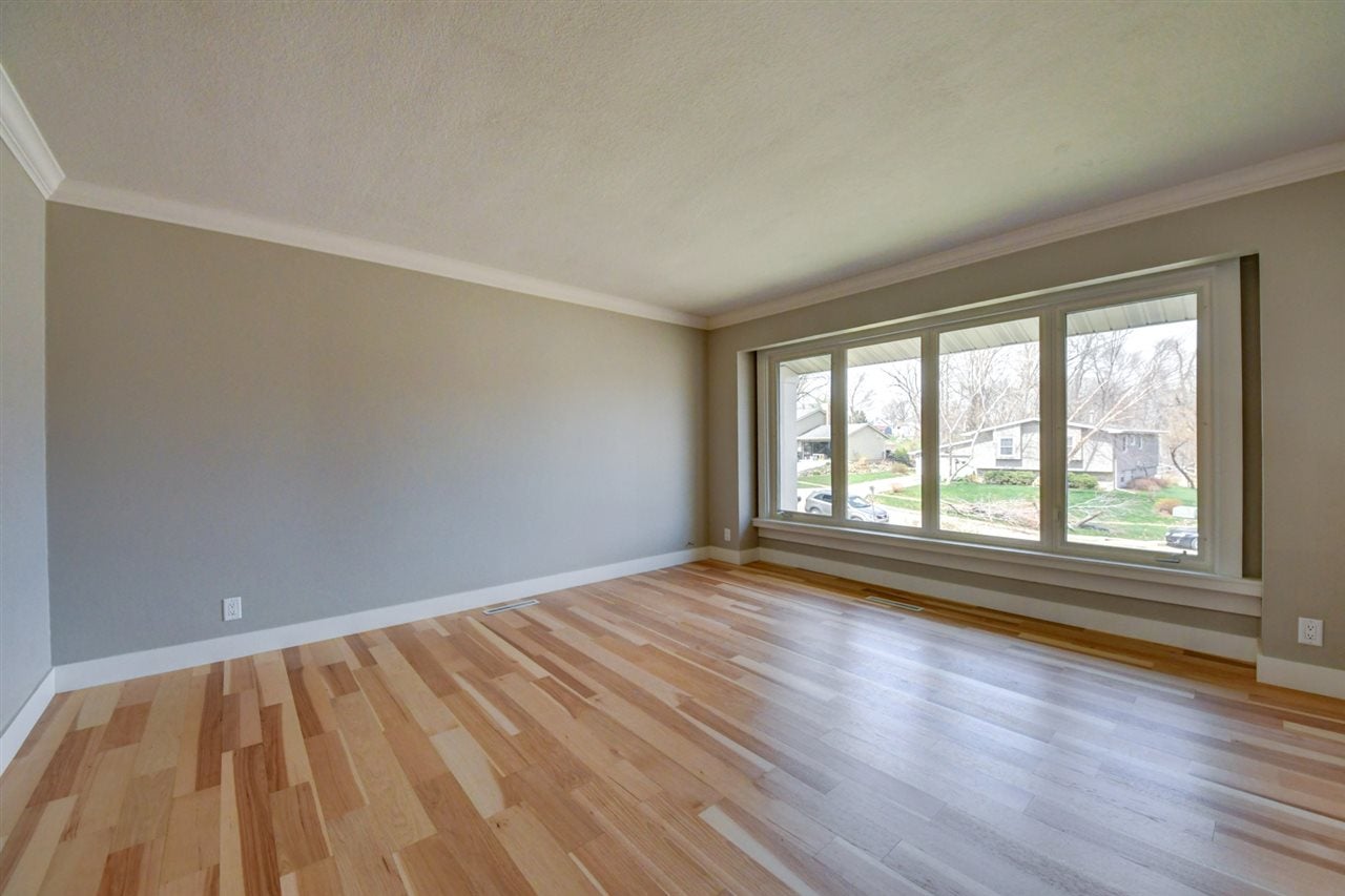 2307 Ridge Trail Northeast Cedar Rapids, IA 52402 - Photo 5 of 34 Gallery Image 5