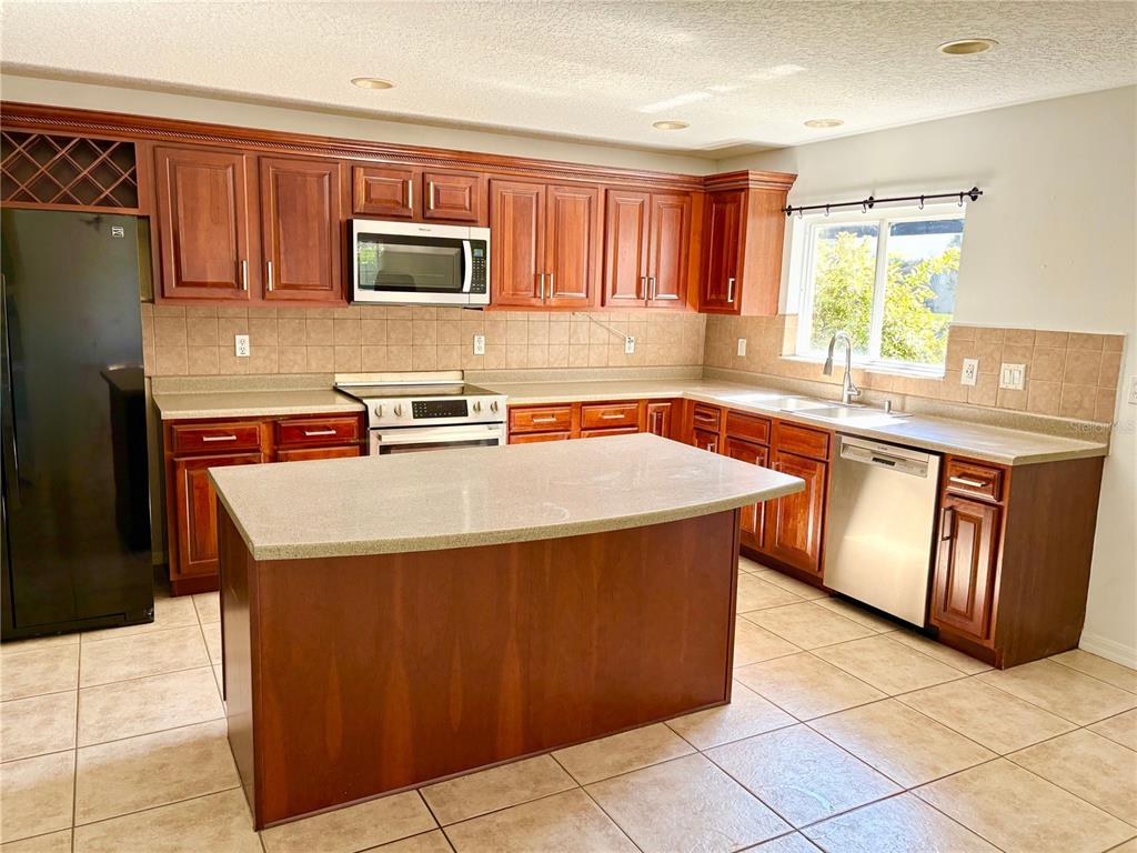 10812 Tilston Point Orlando, FL 32832 - Photo 2 of 32