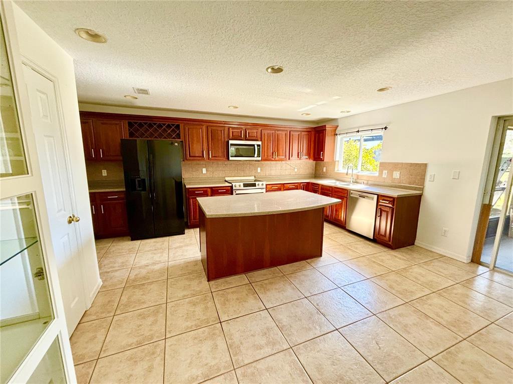 10812 Tilston Point Orlando, FL 32832 - Photo 3 of 32