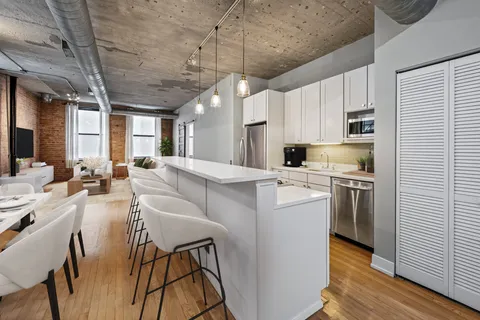 $629,000 | 110 North Peoria Street, Unit 205, Chicago, IL 60607