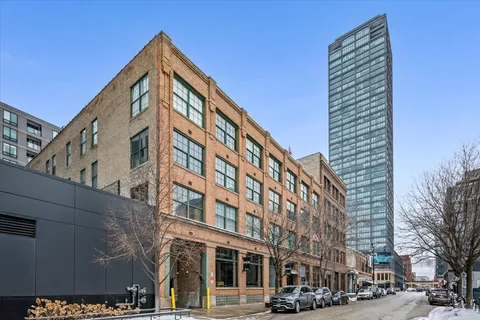 $629,000 | 110 North Peoria Street, Unit 205, Chicago, IL 60607