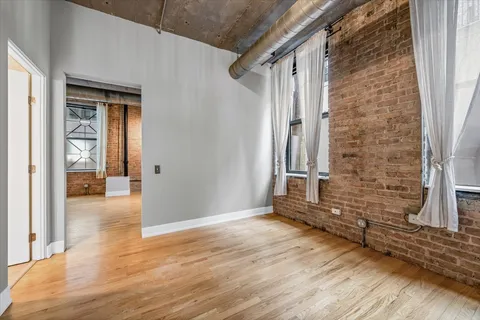 $629,000 | 110 North Peoria Street, Unit 205, Chicago, IL 60607