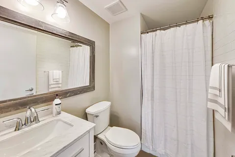 $629,000 | 110 North Peoria Street, Unit 205, Chicago, IL 60607