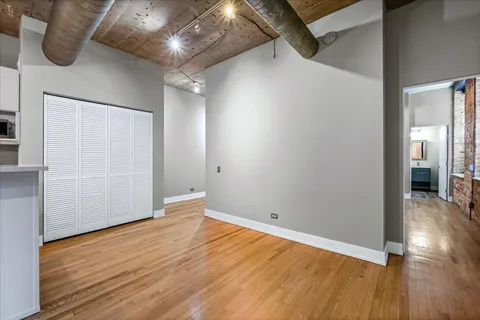 $629,000 | 110 North Peoria Street, Unit 205, Chicago, IL 60607