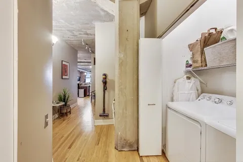 $629,000 | 110 North Peoria Street, Unit 205, Chicago, IL 60607