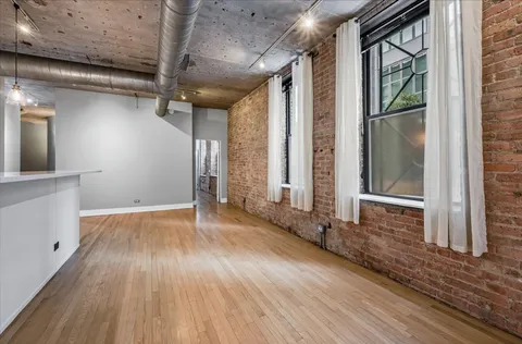 $629,000 | 110 North Peoria Street, Unit 205, Chicago, IL 60607