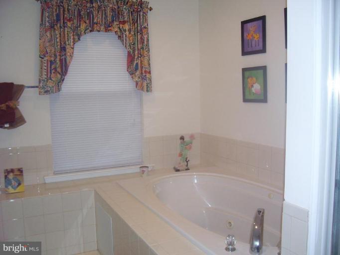 6309 Hickory Bend Road Brandywine, MD 20613 - Photo 21 of 29 Master Bath