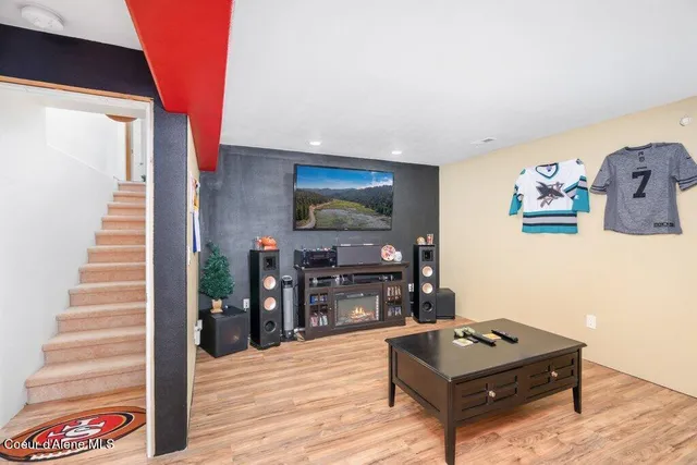 $549,900 | 1373 North Willamette Drive, Post Falls, ID 83854