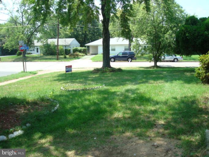 6622 Fargo Street Springfield, VA 22150 - Photo 4 of 16 Exterior (General)