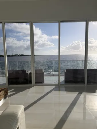 $2,800,000 | 1553 Sunrise Drive, Big Pine Key, FL 33043