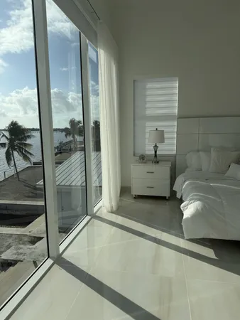 $2,800,000 | 1553 Sunrise Drive, Big Pine Key, FL 33043