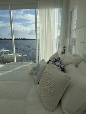 $2,800,000 | 1553 Sunrise Drive, Big Pine Key, FL 33043