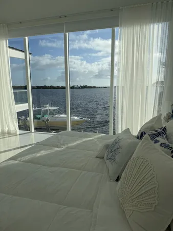 $2,800,000 | 1553 Sunrise Drive, Big Pine Key, FL 33043