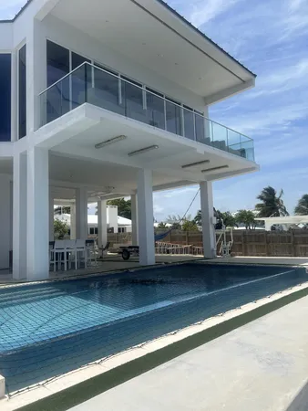 $2,800,000 | 1553 Sunrise Drive, Big Pine Key, FL 33043