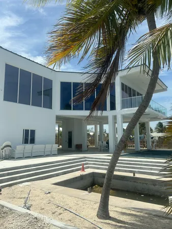 $2,800,000 | 1553 Sunrise Drive, Big Pine Key, FL 33043