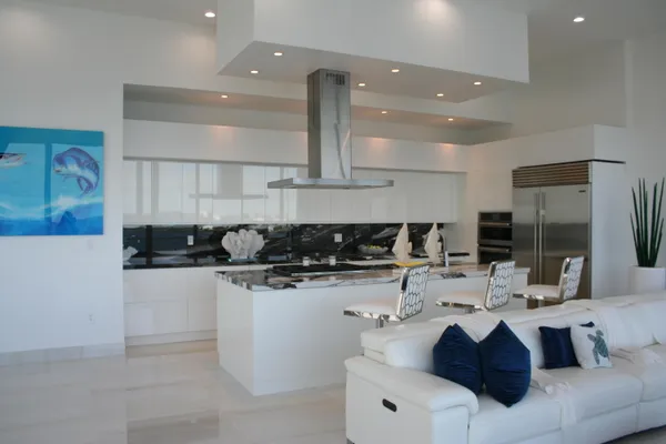 $2,800,000 | 1553 Sunrise Drive, Big Pine Key, FL 33043