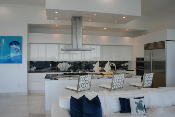 $2,800,000 | 1553 Sunrise Drive, Big Pine Key, FL 33043