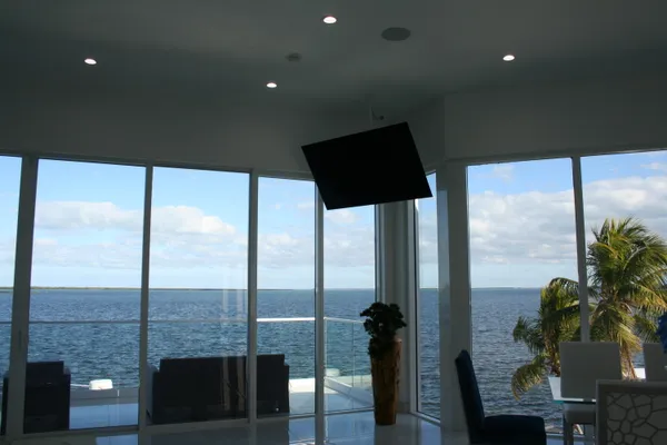 $2,800,000 | 1553 Sunrise Drive, Big Pine Key, FL 33043