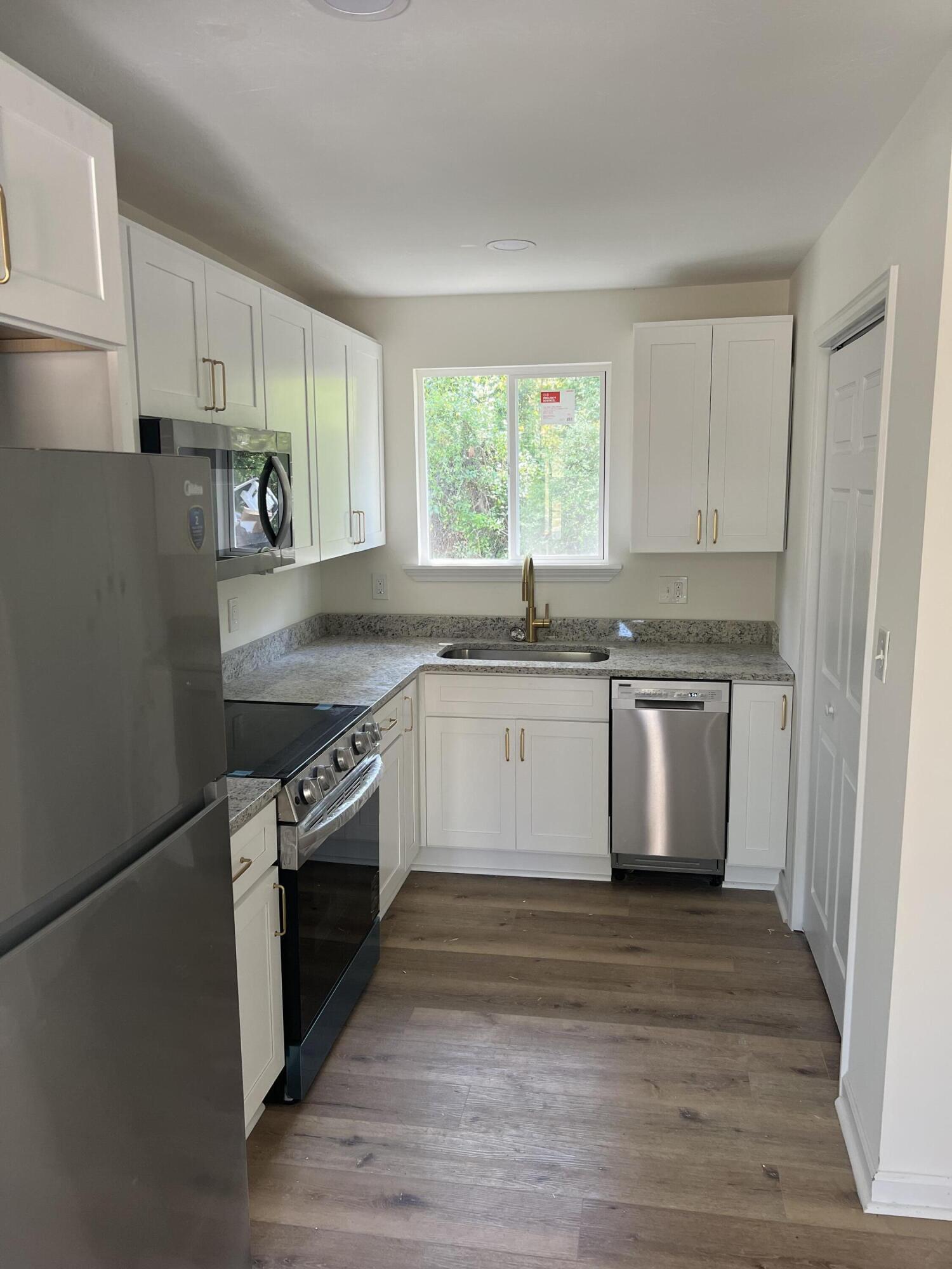 2438 Lumpkin Road Augusta, GA 30906 - Photo 11 of 24 Kitchen