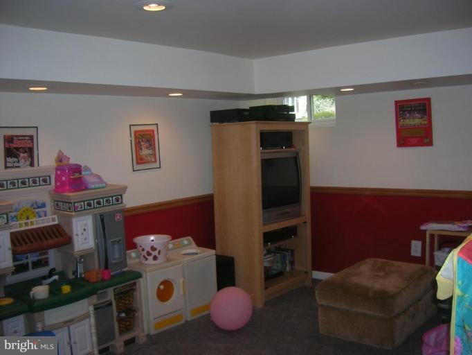 34 Edmondson Ridge Road Catonsville, MD 21228 - Photo 9 of 19 Recreation Room