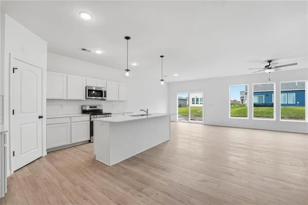 $359,820 | 12427 South Aspen Lane, Lee's Summit, MO 64086