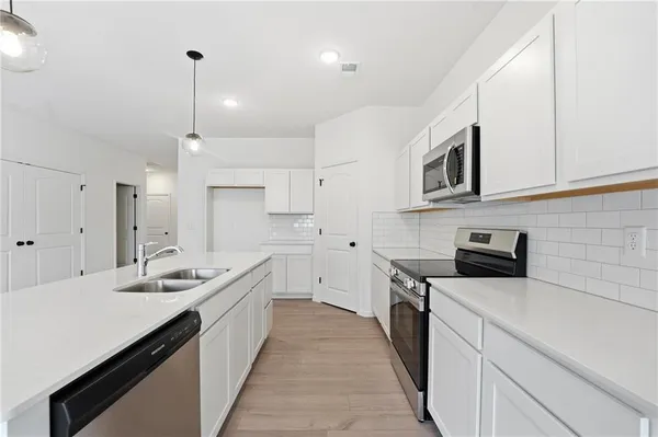 $359,820 | 12427 South Aspen Lane, Lee's Summit, MO 64086