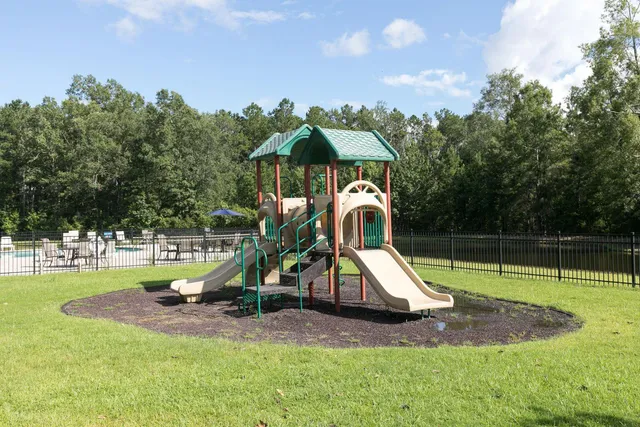 $400,000 | 536 Man O War Lane, Moncks Corner, SC 29461