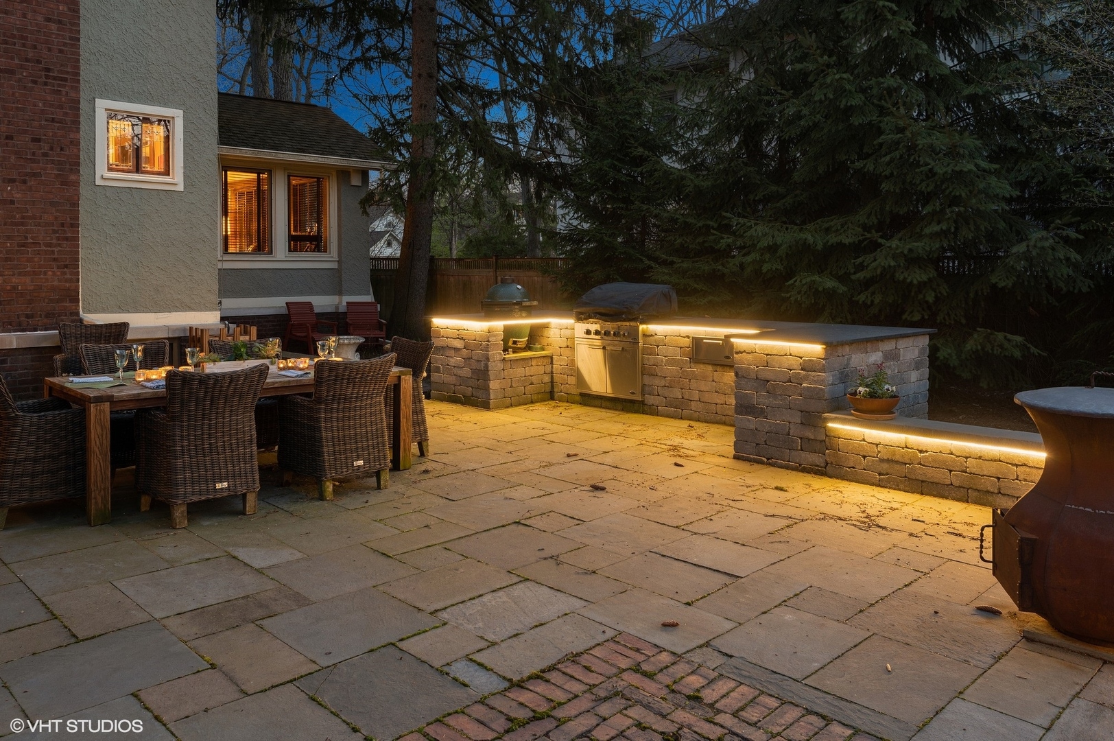 412 Central Avenue Wilmette, IL 60091 - Photo 3 of 69 a view of a lounge chairs in the patio